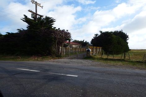 Photo of property in 1112 Parewanui Road, Parewanui, Bulls, 4894