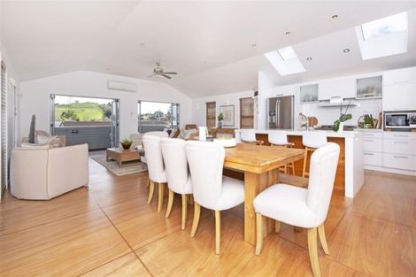 Photo of property in 351 Bucklands Beach Road, Bucklands Beach, Auckland, 2012