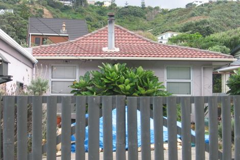 Photo of property in 248 Houghton Bay Road, Houghton Bay, Wellington, 6023