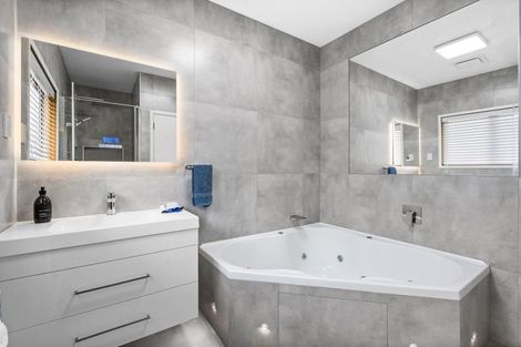 Photo of property in 2 Bale Place, Havelock North, 4130