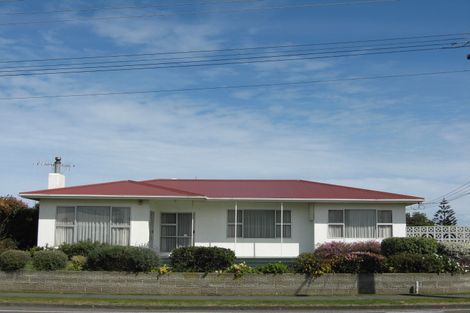 Photo of property in 19 Cornfoot Street, Castlecliff, Whanganui, 4501