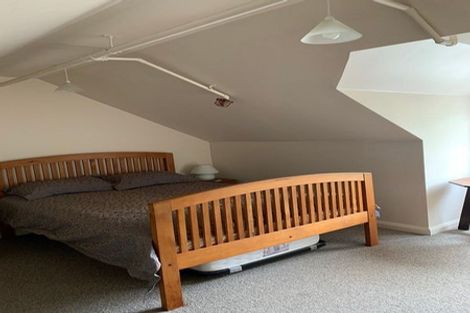 Photo of property in 5 Gilbert Street, New Plymouth, 4310