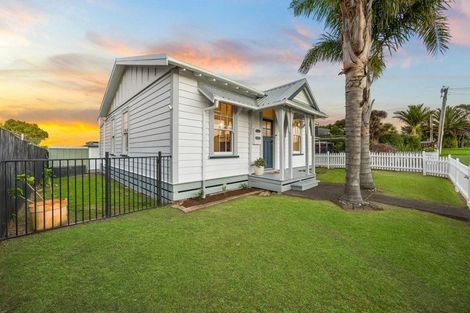 Photo of property in 1/141 Colwill Road, Massey, Auckland, 0614