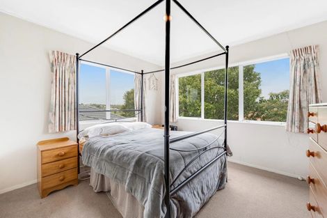 Photo of property in 198 Botany Road, Botany Downs, Auckland, 2010