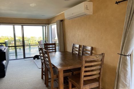 Photo of property in 70 Hadfield Street, Beach Haven, Auckland, 0626