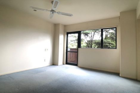 Photo of property in 12 Springwater Vale, Unsworth Heights, Auckland, 0632