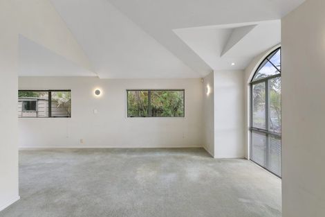 Photo of property in 4 San Ambrosio Rise, Henderson, Auckland, 0612