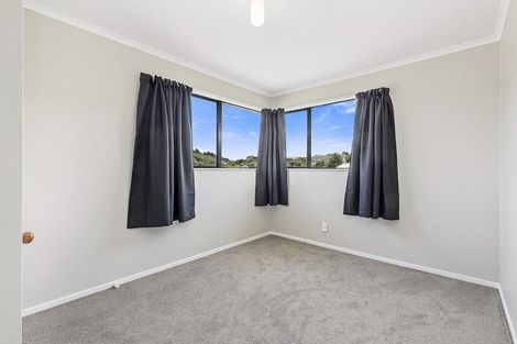 Photo of property in 37 Saunders Close, Whitby, Porirua, 5024