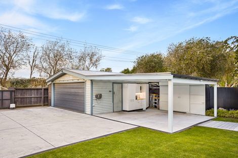 Photo of property in 5 Taupaki Road, Taupaki, Henderson, 0782