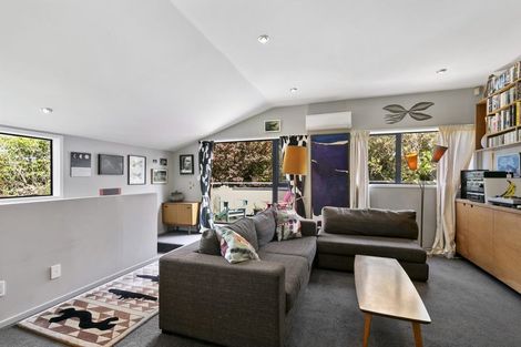 Photo of property in 30 Lawson Place, Mount Victoria, Wellington, 6011