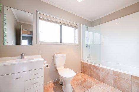 Photo of property in 44 Basra Drive, Henderson, Auckland, 0612