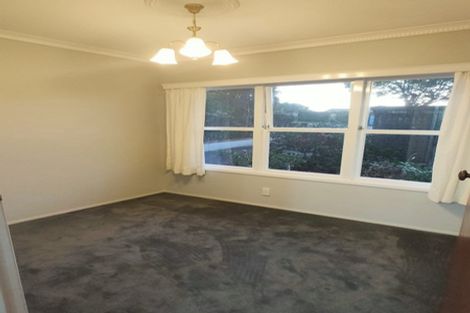 Photo of property in 4301 Great North Road, Glendene, Auckland, 0602