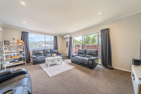 Photo of property in 20 Shanly Street, Brown Owl, Upper Hutt, 5018