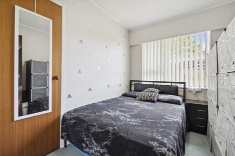 Photo of property in 2/4 Slim Place, Clendon Park, Auckland, 2103