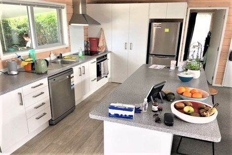 Photo of property in 56a Bay Street, Red Beach, 0932