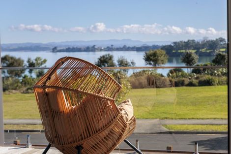 Photo of property in 42 Tahuna Minhinnick Drive, Glenbrook, Waiuku, 2681