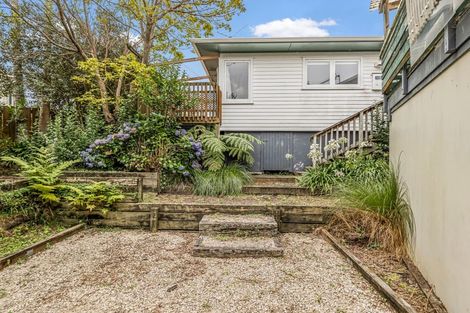 Photo of property in 10 Mackwood Place, Birkdale, Auckland, 0626
