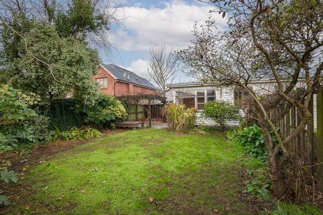 Photo of property in 21 Normans Road, Strowan, Christchurch, 8052