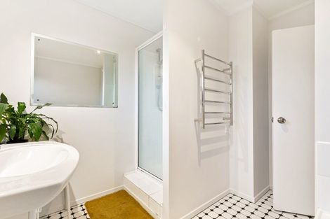 Photo of property in 1/67 Seaview Road, Castor Bay, Auckland, 0620