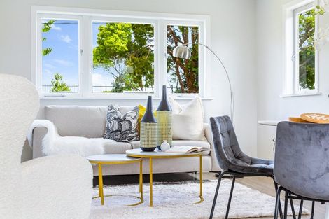 Photo of property in 61 Archibald Road, Kelston, Auckland, 0602