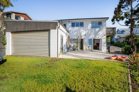 Photo of property in 17 Linda Street, Oakura, 4314