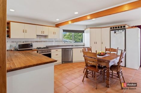 Photo of property in 31 Ocean View Road, Waihi Beach, 3611