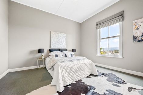 Photo of property in 1 Fairview Crescent, Kelburn, Wellington, 6012