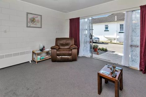 Photo of property in 2/5 Second Avenue, Avenues, Whangarei, 0110