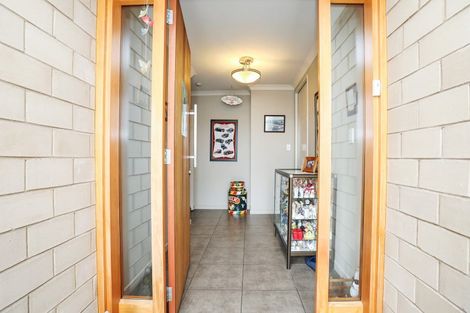 Photo of property in 18 Mauchline Street, Wallacetown, 9816