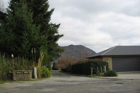 Photo of property in 190 Beacon Point Road, Wanaka, 9305