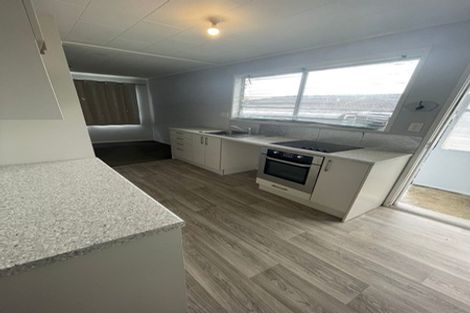 Photo of property in 3 Vina Place, Massey, Auckland, 0614