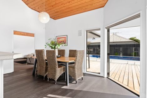 Photo of property in 2 Dallinger Street, St Andrews, Hamilton, 3200