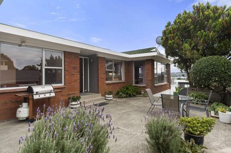 Photo of property in 61 Taylor Road, Mangere Bridge, Auckland, 2022