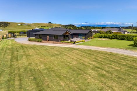 Photo of property in 8 Tikorangi Road East, Tikorangi, 4383