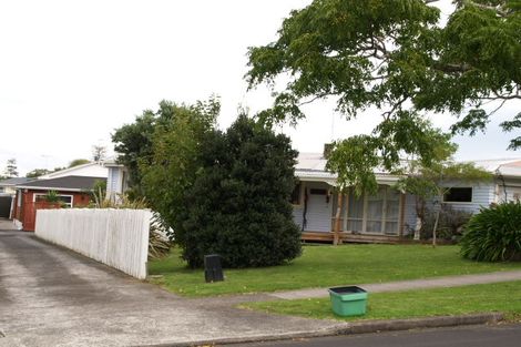 Photo of property in 1/71 Howe Street, Howick, Auckland, 2014