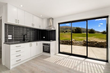 Photo of property in 16c Estrella Heights Lane, Queensberry, Cromwell, 9383