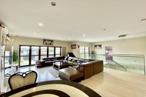 Photo of property in 26 Midhurst Avenue, Henderson, Auckland, 0612