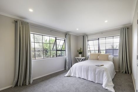 Photo of property in 15 Deanna Drive, West Harbour, Auckland, 0618