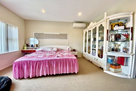 Photo of property in 26 Midhurst Avenue, Henderson, Auckland, 0612