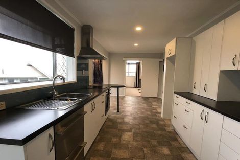 Photo of property in 14 Carole Crescent, Pakuranga, Auckland, 2010