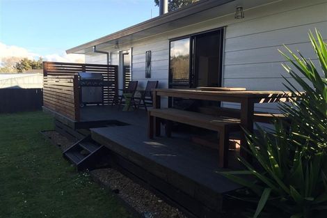 Photo of property in 2/25 Melleray Place, Randwick Park, Auckland, 2105