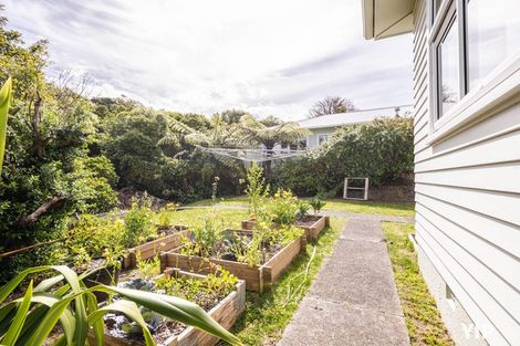 Photo of property in 23 Makara Road, Karori, Wellington, 6012