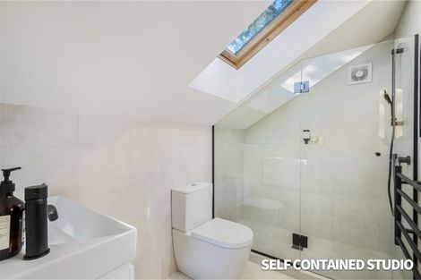 Photo of property in 10 Zita Avenue, Matakatia, Whangaparaoa, 0930