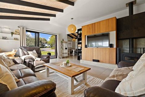 Photo of property in 1115 State Highway 16, Waimauku, 0883