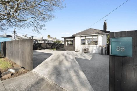 Photo of property in 35 Freyberg Avenue, Papatoetoe, Auckland, 2104