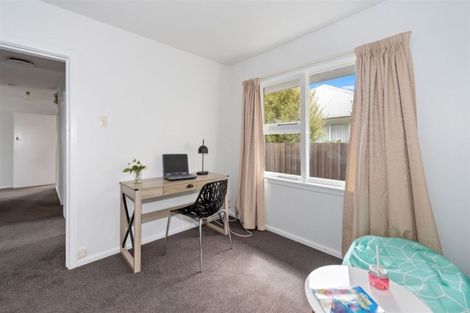 Photo of property in 34 Daniels Road, Redwood, Christchurch, 8051