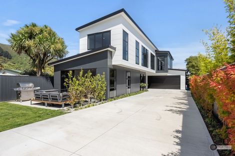 Photo of property in 24a Birdwood Road, Waterloo, Lower Hutt, 5011