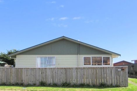 Photo of property in 16 Thomas Place, Foxton Beach, Foxton, 4815