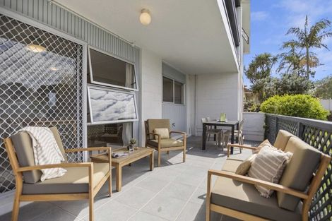 Photo of property in 2/103 Vauxhall Road, Narrow Neck, Auckland, 0624