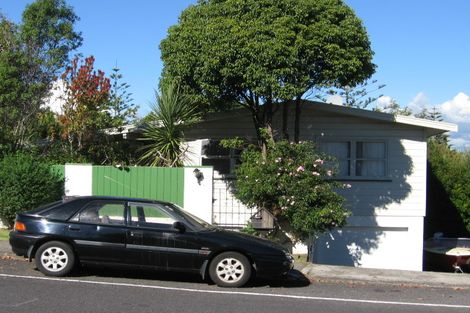 Photo of property in 135 Hutchinsons Road, Bucklands Beach, Auckland, 2014